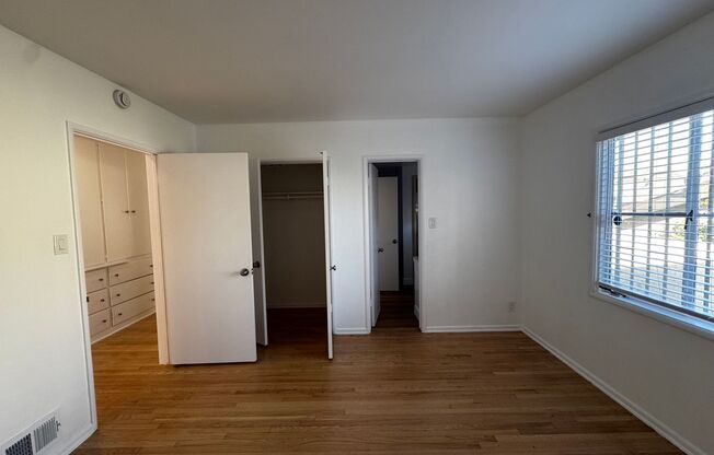 SPACIOUS 3 BEDROOM 2.5 BATH IN THE HEART OF LOS FELIZ