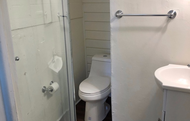 1 bed, 1 bath, 450 sqft, $995, Unit 4
