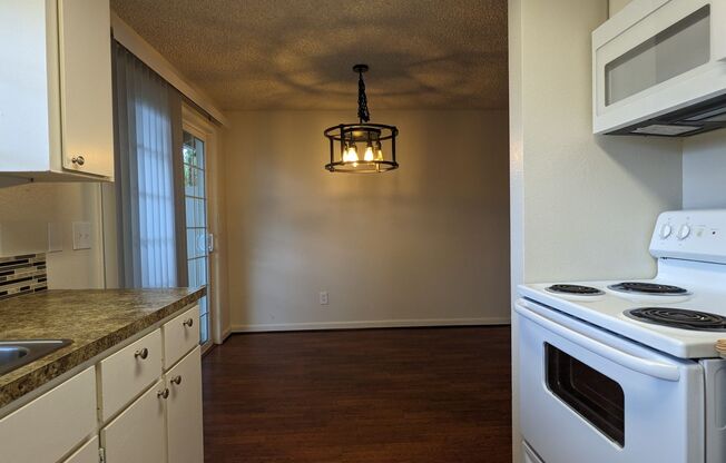 2 beds, 1.5 baths, 900 sqft, $1,545, Unit 7869