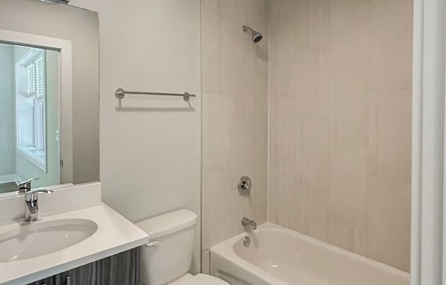2 beds, 2 baths, 1,137 sqft, $3,100, Unit 2618-2F