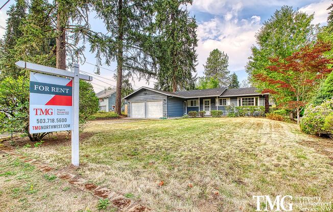 3 Bed 2 Bath Ranch Style home in Beaverton w/ a Large Backyard!