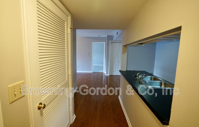 281 HILLSBORO PL