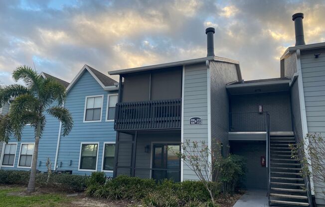 ** Move in Special $500 off your first months rent** FABULOUS 2 Bedroom/1 Bath Condo!!