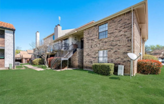 228 SHADY LN DR