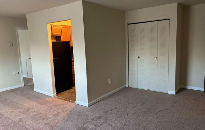 1 bed, 1 bath, 625 sqft, $1,275, Unit F11