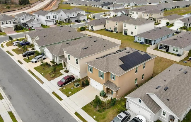 5 beds, 3 baths, $2,800