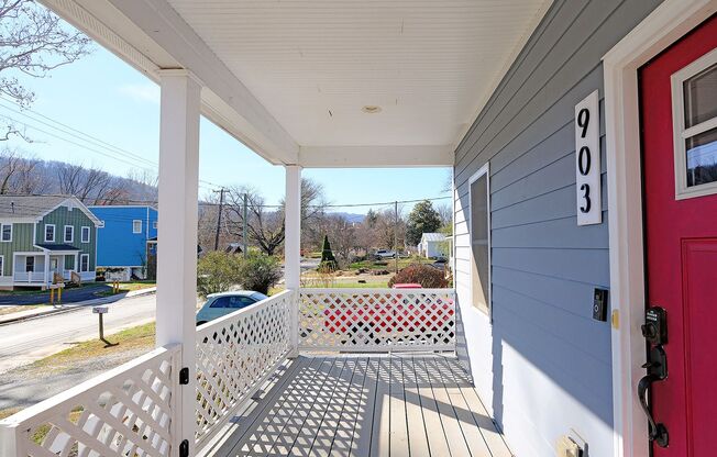 Pet-Friendly Belmont Home With Fenced Yard