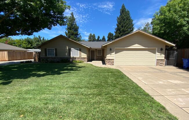 Beautiful Home with a Pool