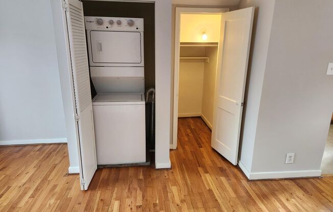 2 beds, 1 bath, 897 sqft, $2,275, Unit A-23