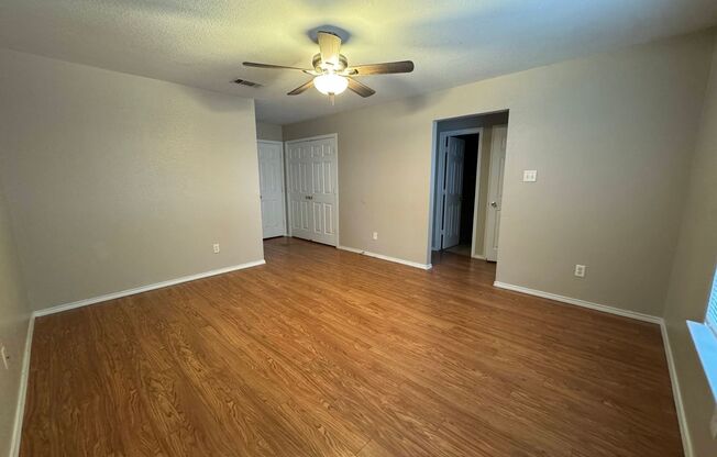 3 beds, 2 baths, 1,172 sqft, $895, Unit Unit D