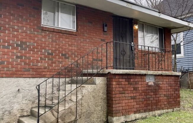 2318 N CHAMBERLAIN AVE
