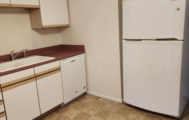 2 beds, 1 bath, $1,700