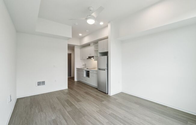 Studio, 1 bath, 286 sqft, $1,280, Unit 211