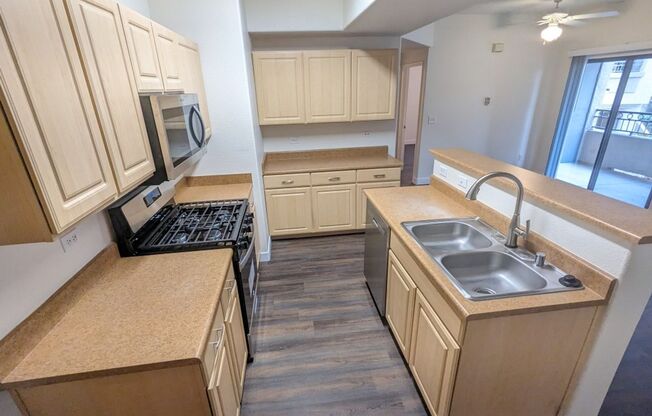 2 beds, 2 baths, $1,375, Unit # 1044