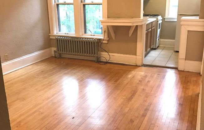 1 bed, 1 bath, $995, Unit 38