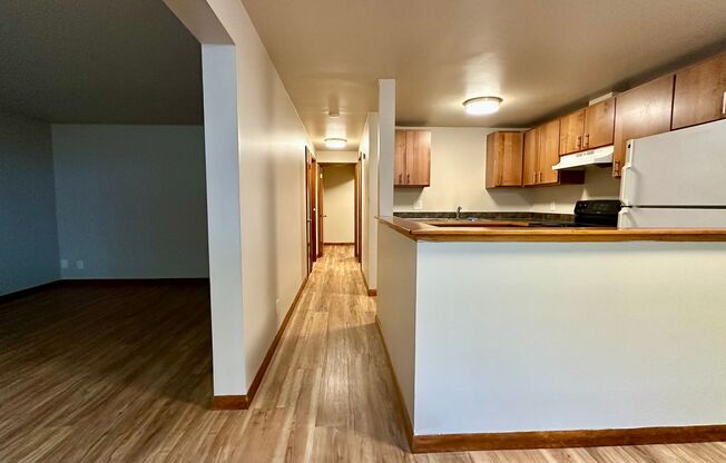 2 beds, 1 bath, 750 sqft, $1,595, Unit 16