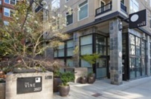 2607 Western Ave  #609