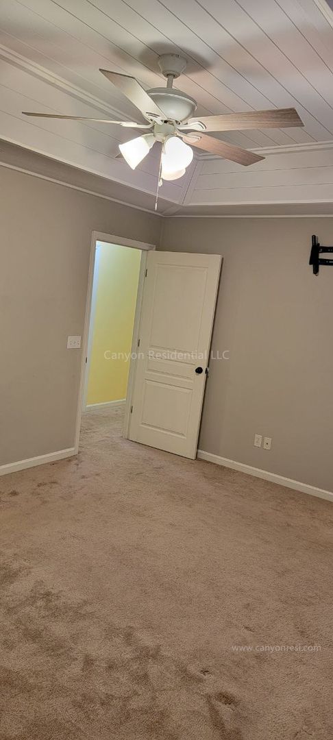 Recently Renovated!!Beautiful 4BR home.