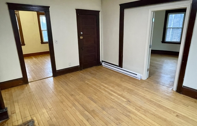 10 AGAWAM ST
