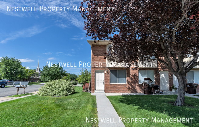 1481 N MANDALAY RD