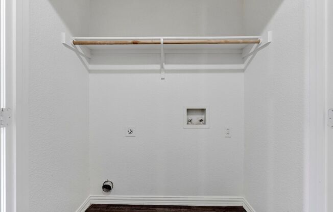 3 beds, 2 baths, 1,110 sqft, $1,495, Unit T350-101