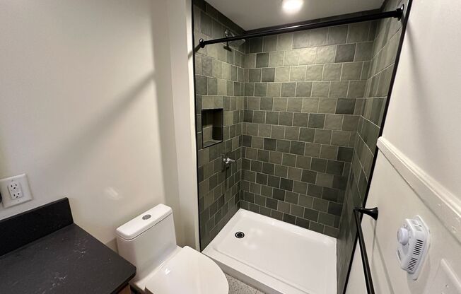 1 bed, 1 bath, 446 sqft, $1,040, Unit 202 (AMI)