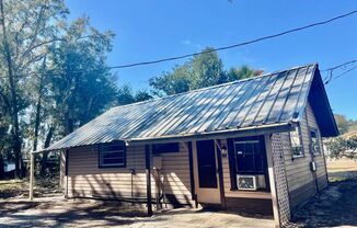 CUTE Zephyrhills 2BR/1BA w/Gorgeous Wood Finish Floors Throughout