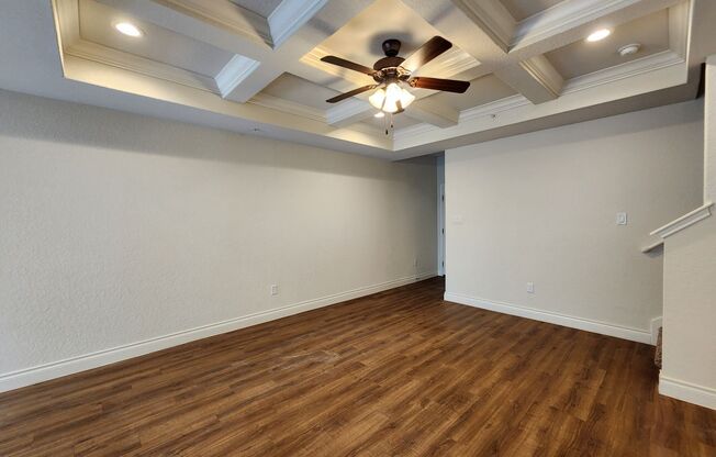 3/2.5/1.5 / Easy Access to IH 35 / Fridge, Washer, Dryer Included/ Fenced in Yard / NBISD