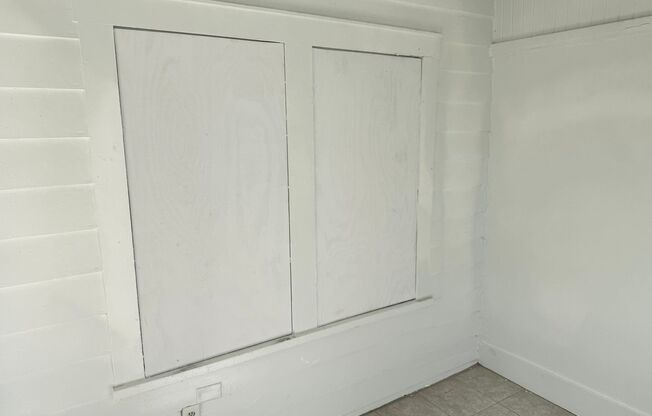 Affordable 2/1 located in St. Pete!