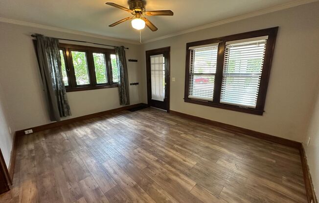227-229 Palmer NE