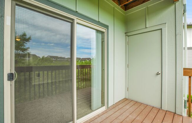 The Best of Both Worlds: Nature at your Doorstep, City at your Fingertips!