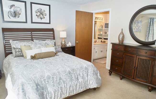 Classic Series Master Bedroom at Somerset Lakes