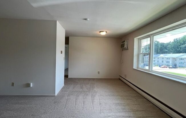 1 bed, 1 bath, 700 sqft, $1,200, Unit 532