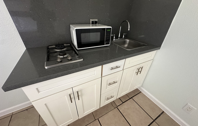 Studio, 1 bath, 132 sqft, $994.58, Unit 307