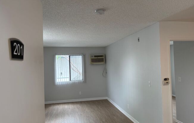 2 beds, 1 bath, 1,000 sqft, $2,098, Unit 201
