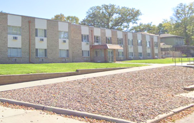 Le Mars 26-Unit (Midtown Apartments)