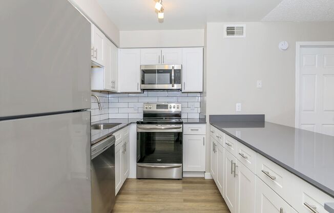 1 bed, 1 bath, 452 sqft, $949, Unit 2078