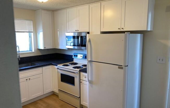 2 beds, 2 baths, $1,495, Unit UNIT 19