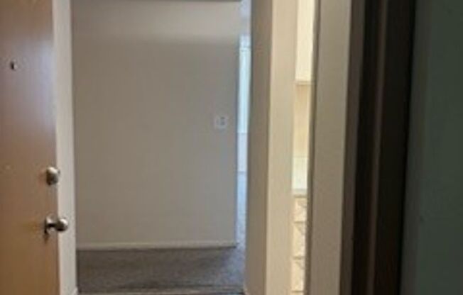 2 beds, 1 bath, 850 sqft, $1,625, Unit 317