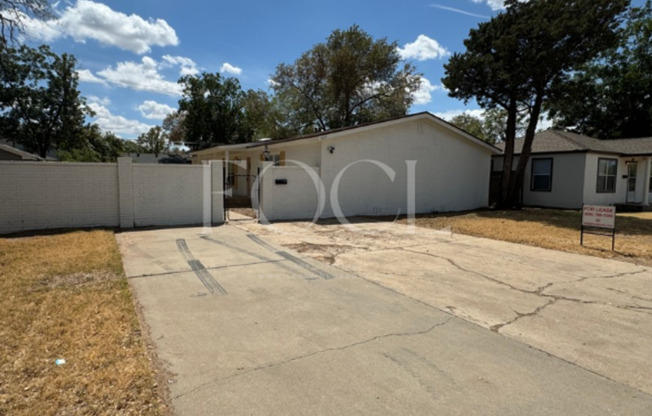 3 BED 3 BATH NEAR TTU