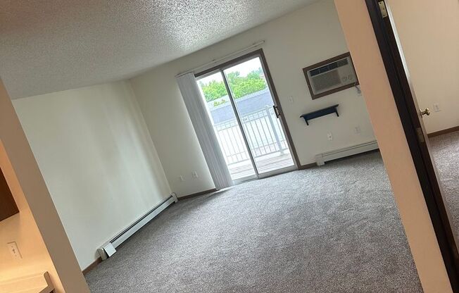 2 beds, 1 bath, 900 sqft, $825, Unit 311