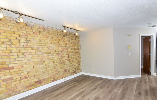 1 bed, 1 bath, 655 sqft, $1,145, Unit 1406-01