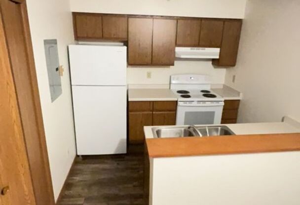 2 beds, 1 bath, 672 sqft, $800, Unit 50205