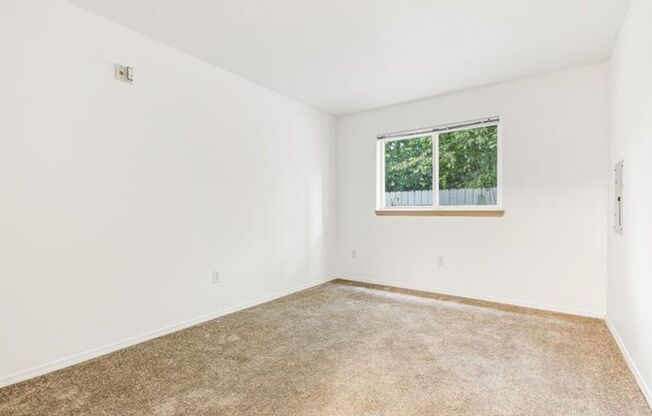 1 bed, 1 bath, 547 sqft, $1,350, Unit 32