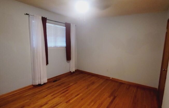 2 beds, 1 bath, $1,025