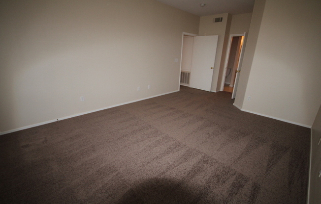 3 beds, 2 baths, $1,695, Unit # 1008