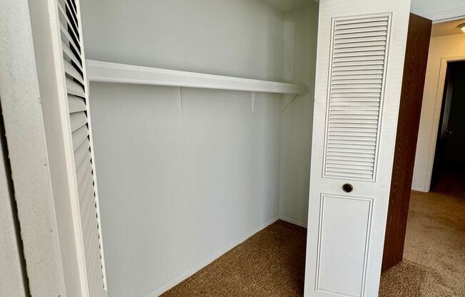 2 beds, 1 bath, 1,000 sqft, $1,295, Unit 617 Flint Rd. #6