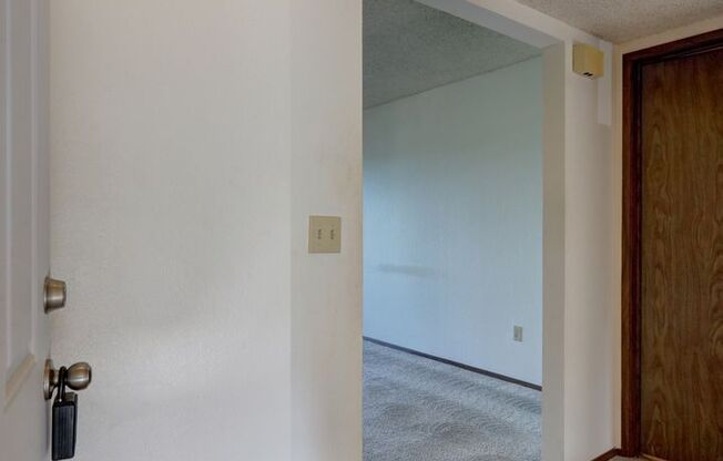 Clean Top Floor 1BR 1BA Condo with Wood Burning Fireplace