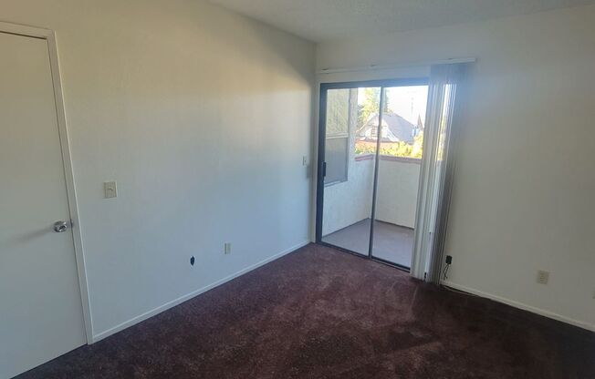 2 beds, 1 bath, $1,795, Unit 9