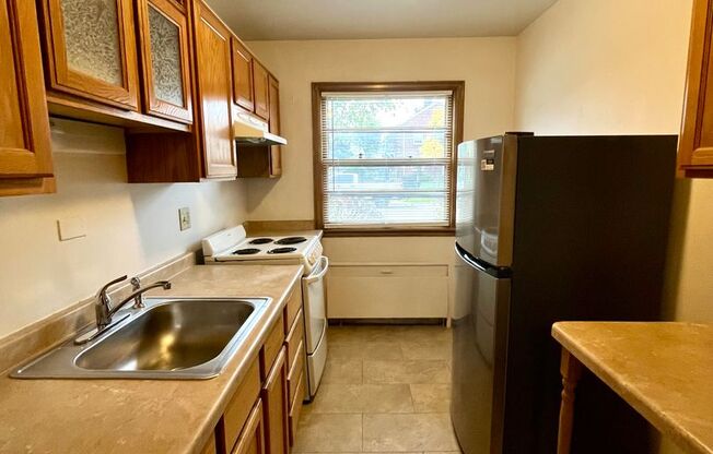 1 bed, 1 bath, $895, Unit 07